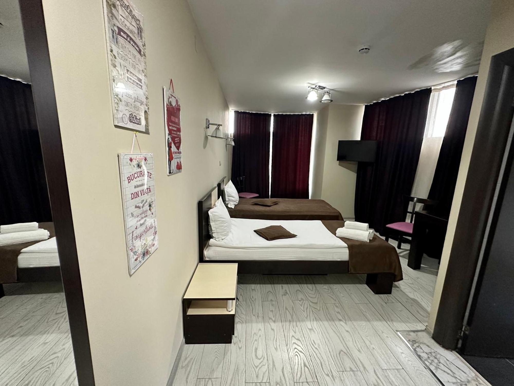 Lion'S Hotel บูคาเรสต์ ภายนอก รูปภาพ