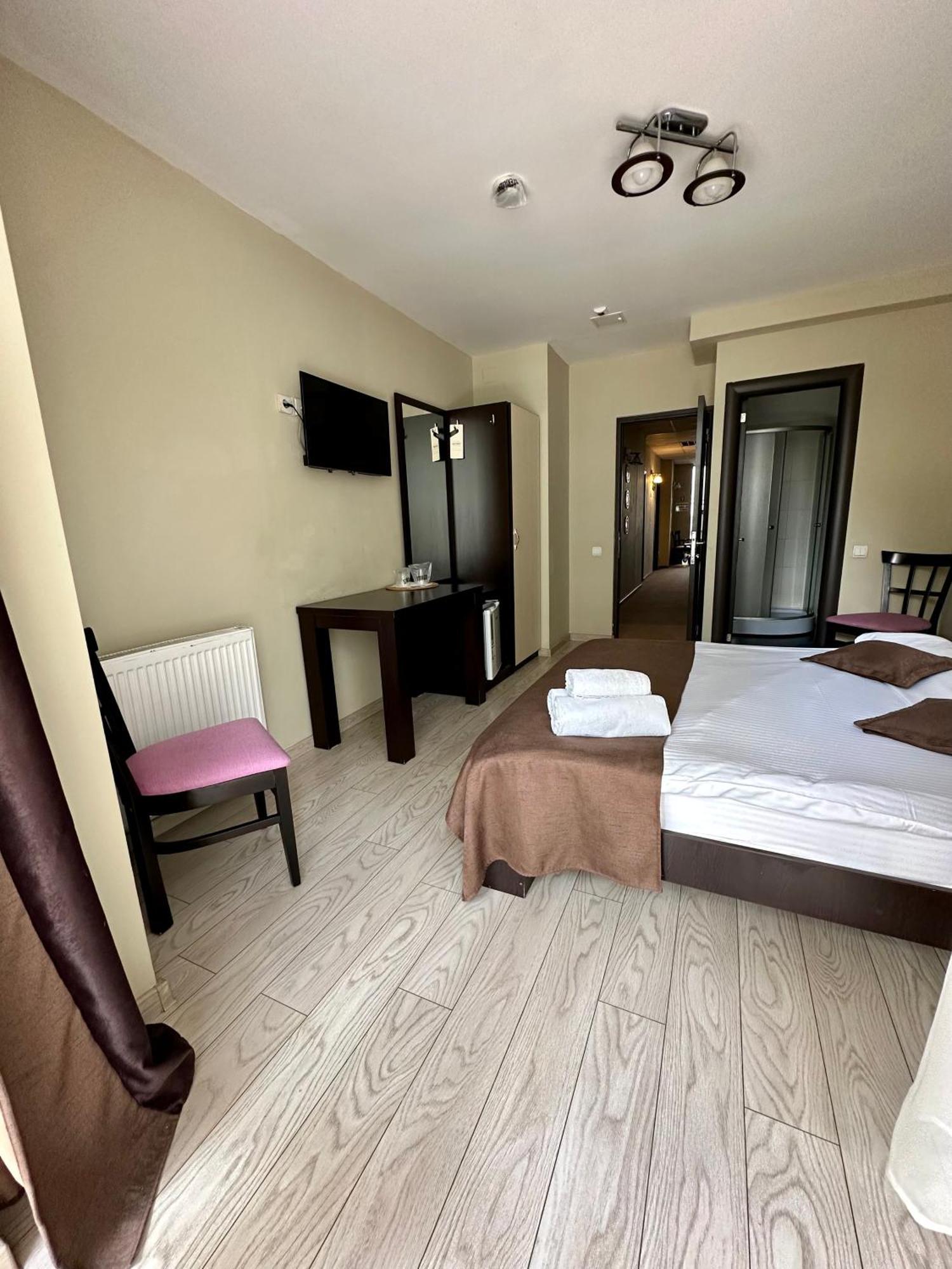 Lion'S Hotel บูคาเรสต์ ภายนอก รูปภาพ